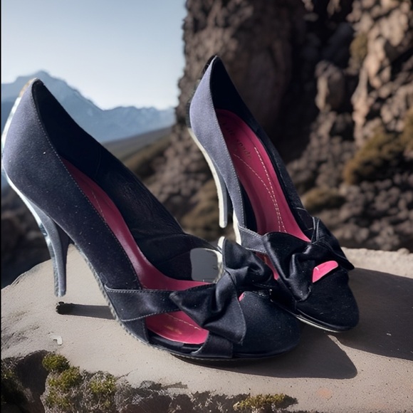 🐝 Kate Spade Sz 7.5 bow tie front open toe black sateen look leather shoes - Picture 1 of 12